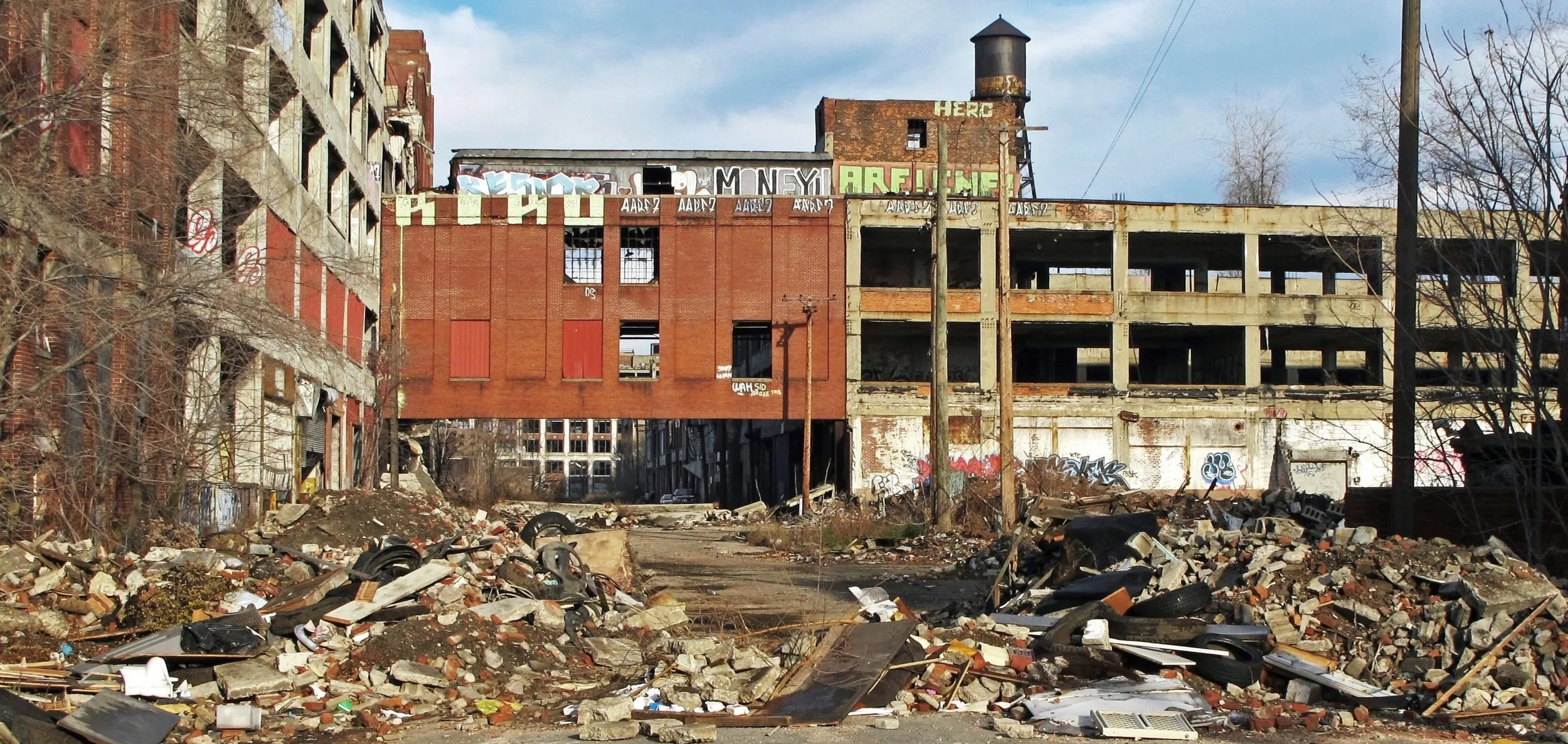 Interactive dashboard tracking Detroit demolitions alongside crime metrics.